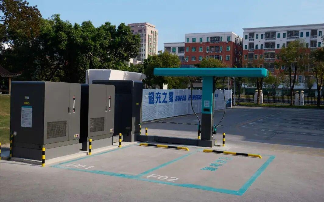 电厂 | 比亚迪正在让闪充站“长出来”