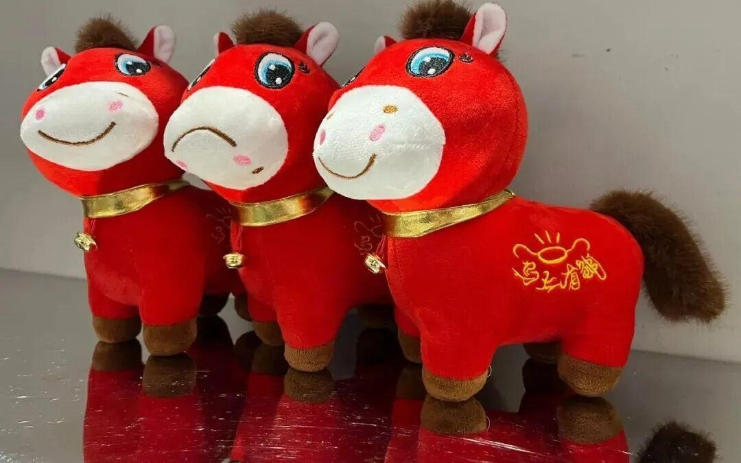 开年最火的两个抽象顶流，看不懂但真有梗