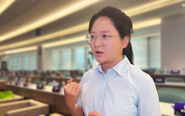 AI女博士让爷爷奶奶不寂寞 上海创智学院学生研发中文情感适老大模型