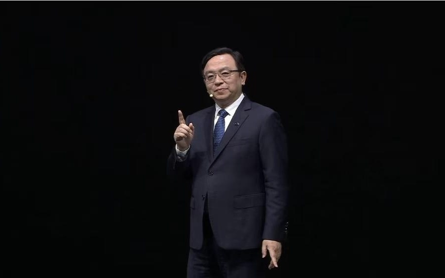 拒绝“参数内卷”：比亚迪发布二代刀片电池与万站计划