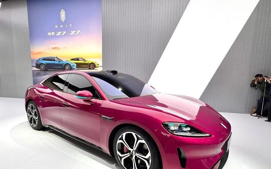 华为猛攻年轻市场，鸿蒙新车对标新一代小米SU7