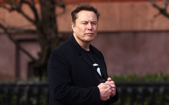 关于SpaceX在月球和火星上建城市，马斯克给出时间表
