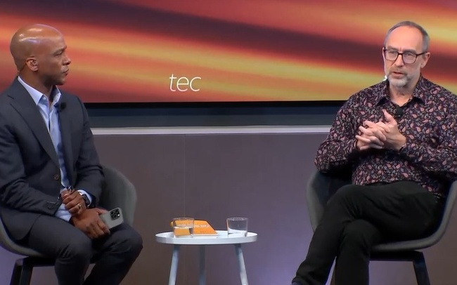 维基百科创始人谈Grokipedia:那么多夸马斯克的内容,能中立才怪