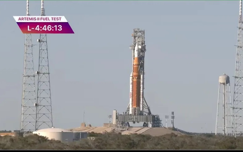 NASA阿尔忒弥斯2号SLS火箭完成燃料加注测试