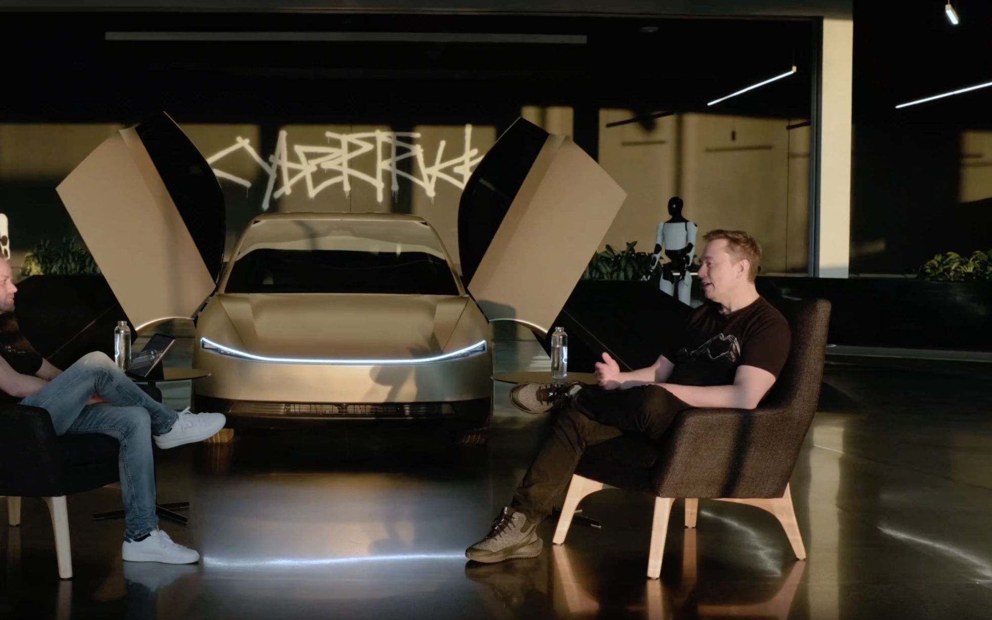 马斯克又画饼：特斯拉20年后将在月球建厂，机器人10年内让工作成为“可选项”