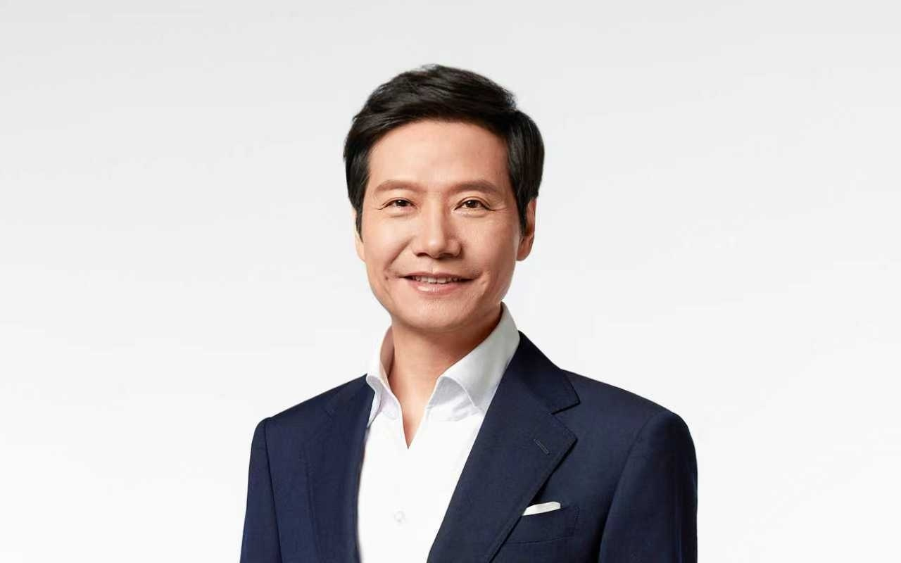 全国人大代表雷军：建议提升智能网联汽车内容驾考权重，L2级辅助驾驶“脱手脱眼”纳入处罚