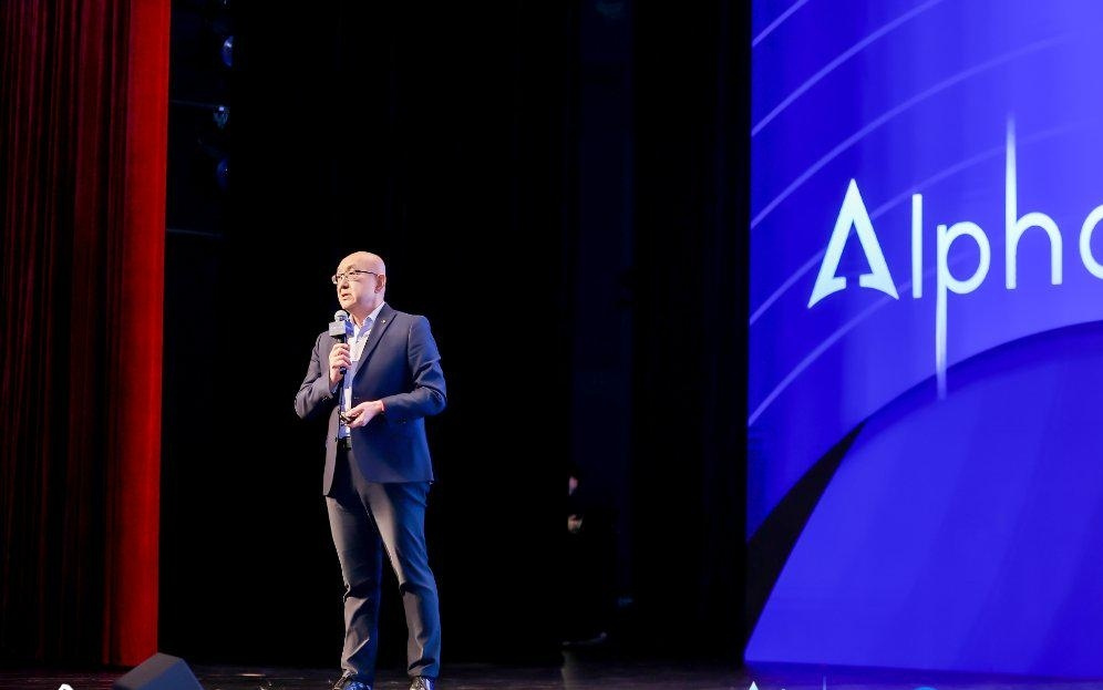 方躍教授：AI若無法規模化落地，市場或重演2000年互聯網泡沫｜Alpha峰會