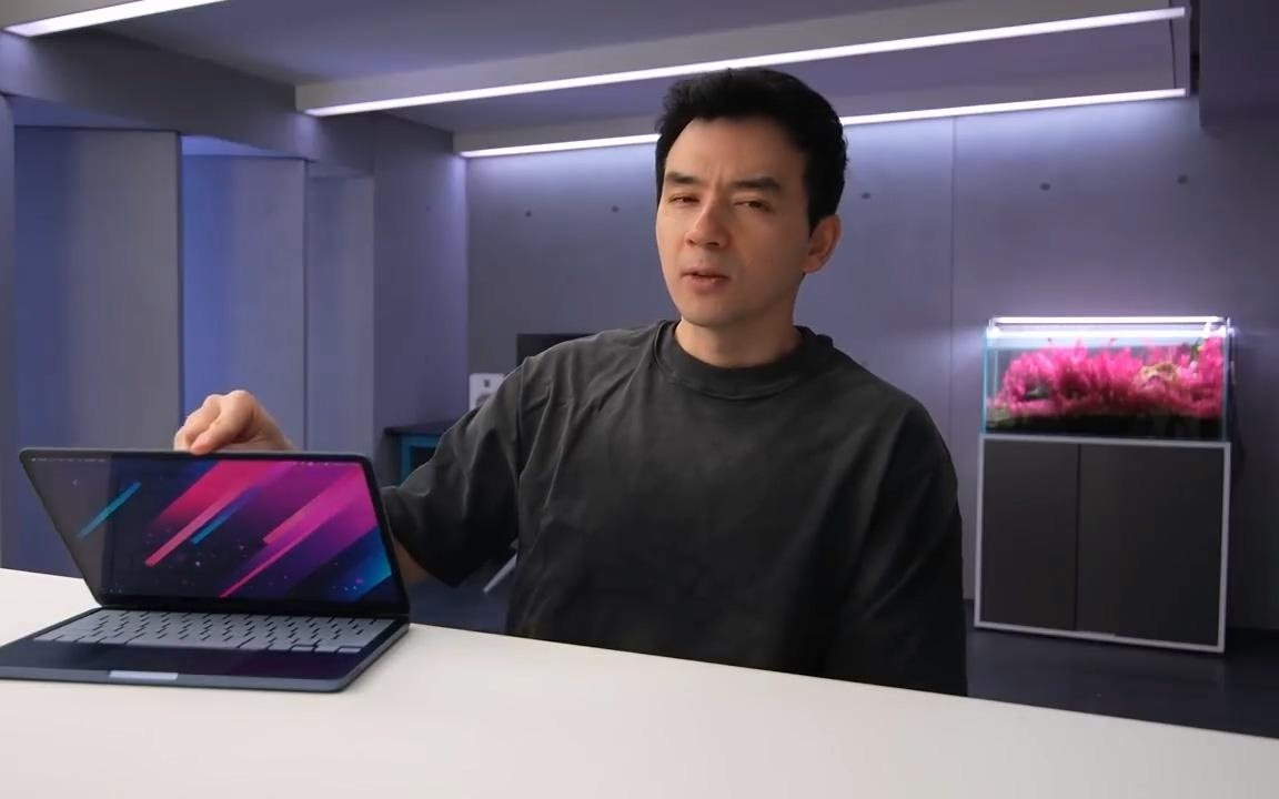 Dave2D初步拆解苹果MacBook Neo：机械触控板回归