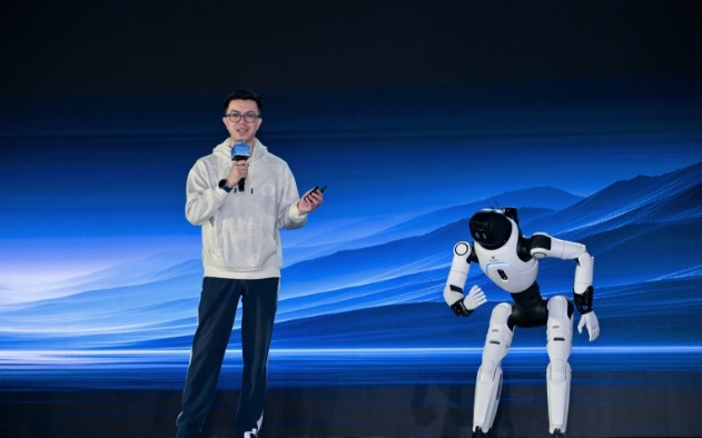 智元总裁彭志辉，阶段性享受领跑的快乐 | 海斌访谈