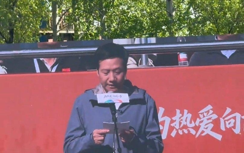 宇树机器人跑出10m/s刷新世界纪录；小米手机正式调价