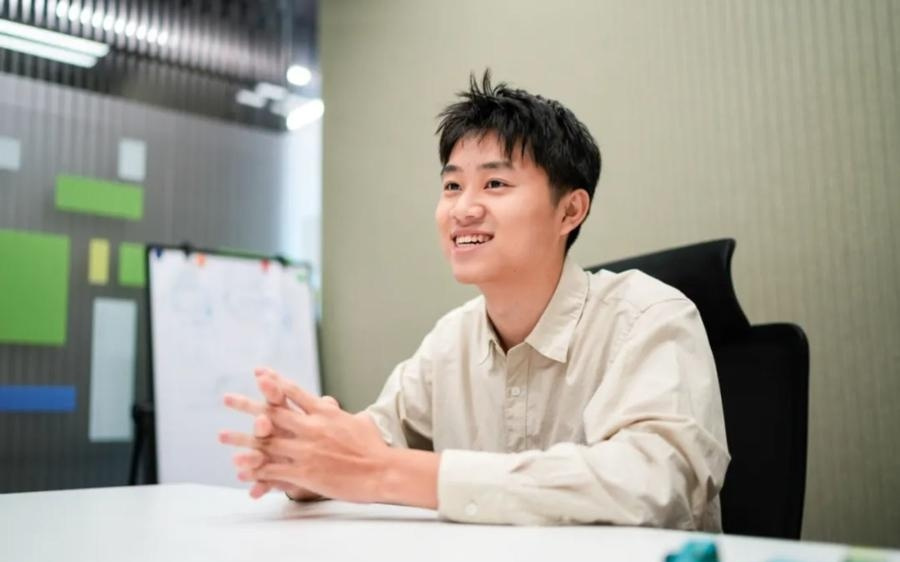 26岁上海博士生登上《自然》，用AI调度光线实现完美裸眼3D