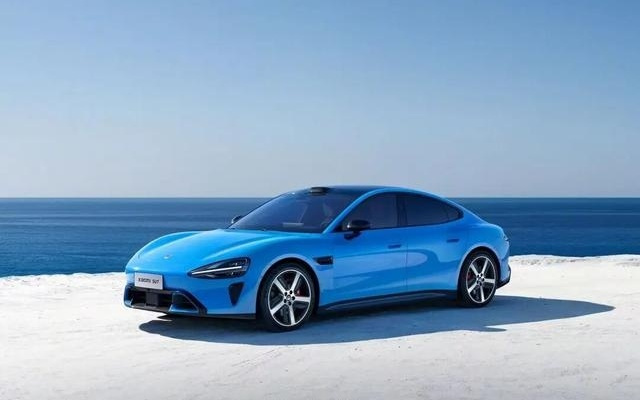 雷军宣布：新一代SU7，3月23日正式开启交付