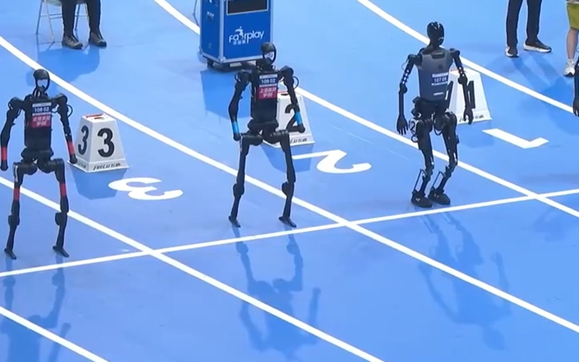 2025年我国人形机器人整机企业超140家，发布产品超330款