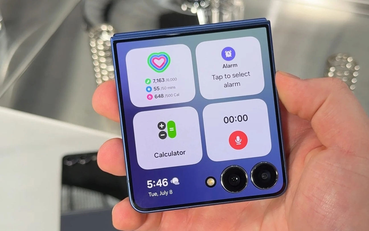 三星Galaxy Z Flip7手机发布：更大外屏、首搭Exynos处理器