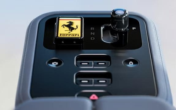 苹果前首席设计官Jony Ive：触摸屏不适合作汽车主要交互方式