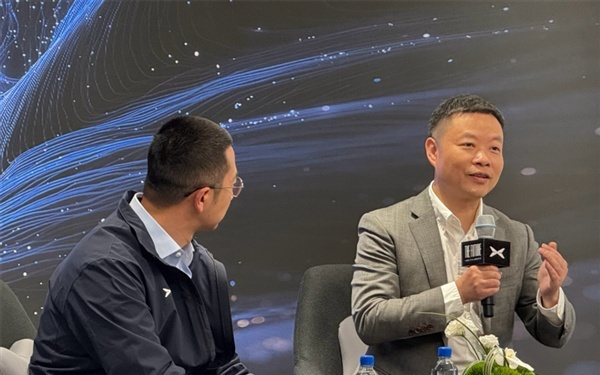 何小鹏：小鹏第二代VLA比行业第一梯队领先接近5倍