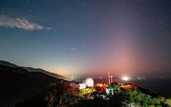 深圳一海边出现天文奇观！