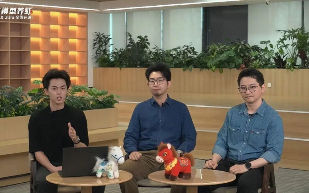 养“虾”要用“脑”：万亿参数之后，行业终于开始关心“参数含金量”