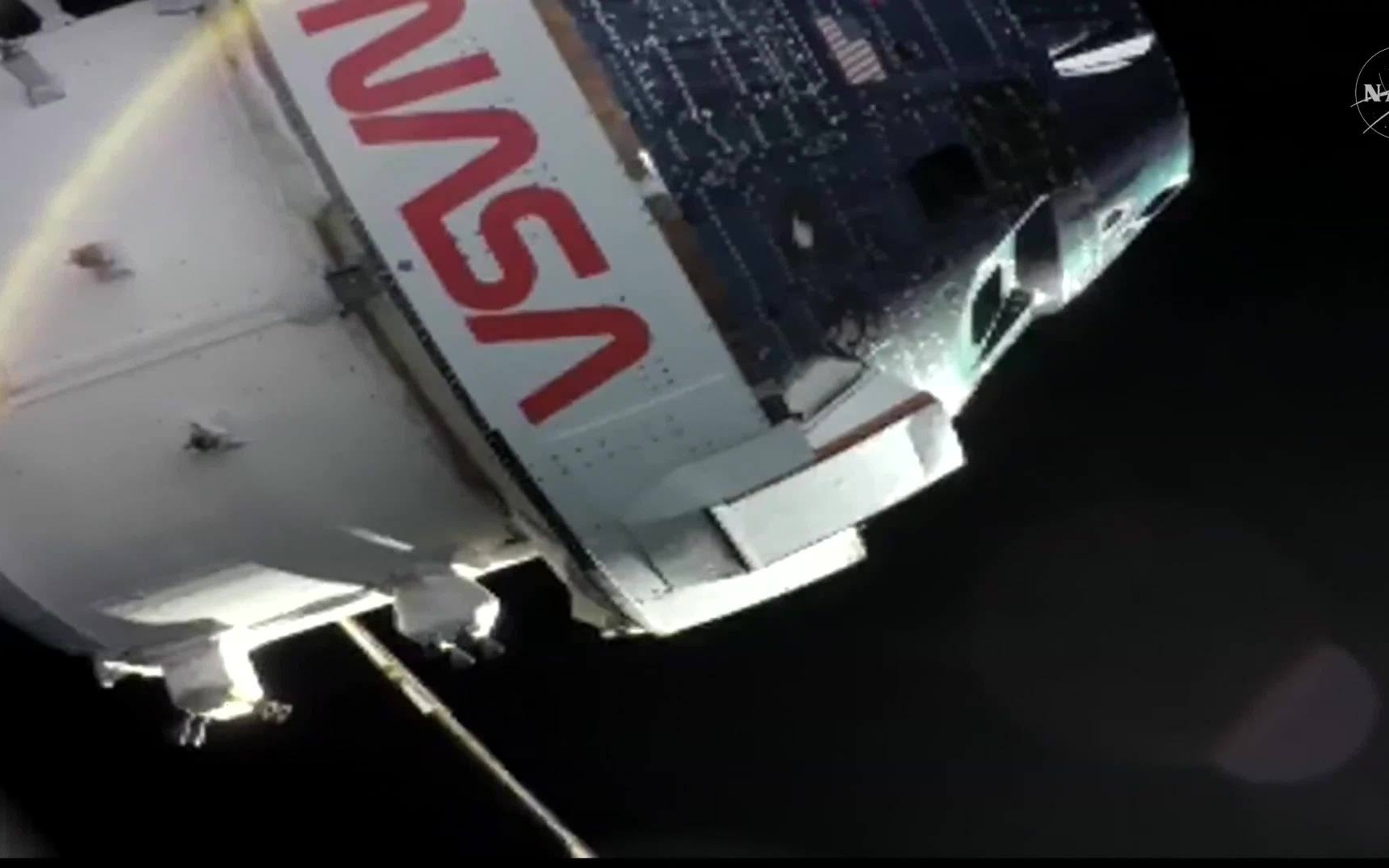 53分钟超长全食：美国载人绕月任务记录罕见深空日食奇观