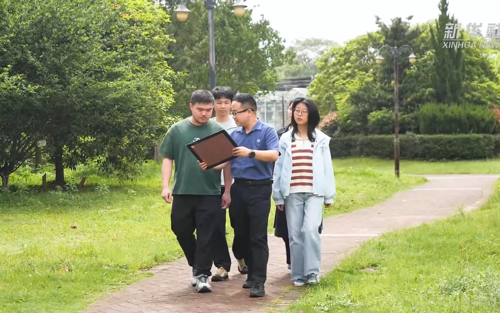 追“光”的“90后”教授：阳光所及 持续续航