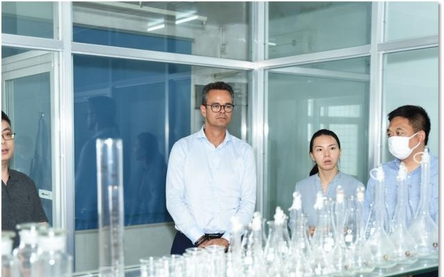 县城宝妈在拼多多拼购北极甜虾：一场全球海鲜商家的年货新战场