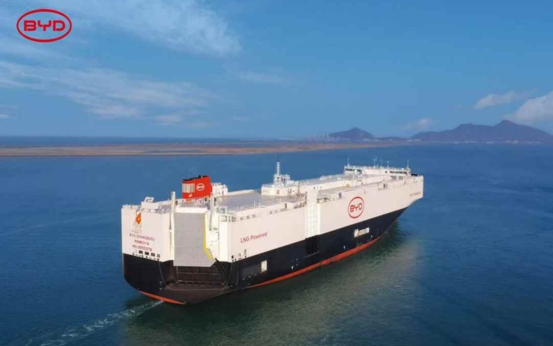 比亚迪（01211）蝉联三冠王背后：重研发，才有硬技术