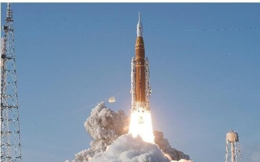 人类时隔54年再奔月：“阿耳忒弥斯2号”刷新最远飞行纪录