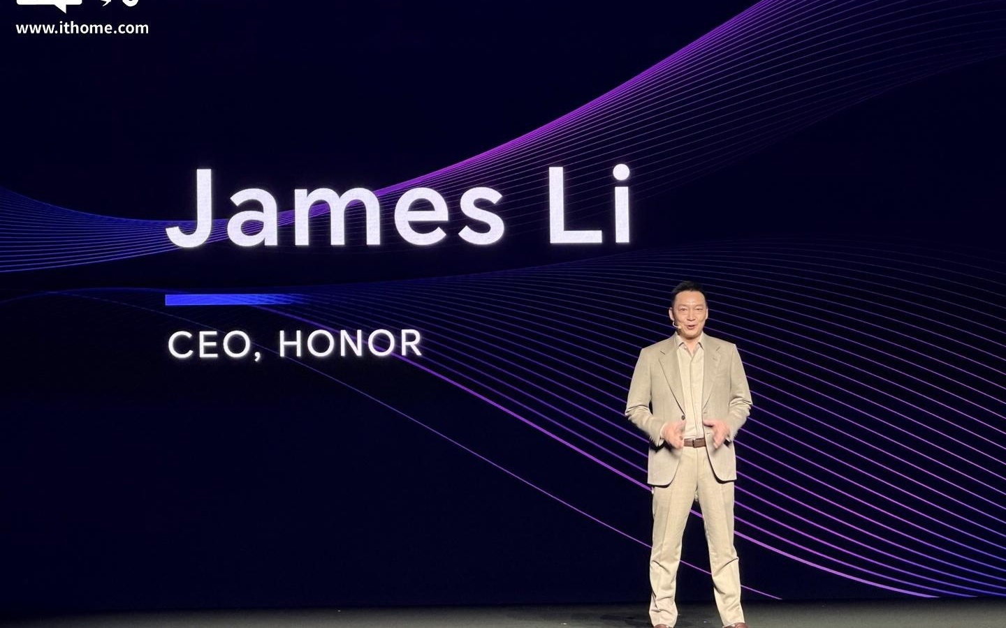 荣耀CEO李健谈Augmented Human Intelligence：让AI既有IQ又有EQ