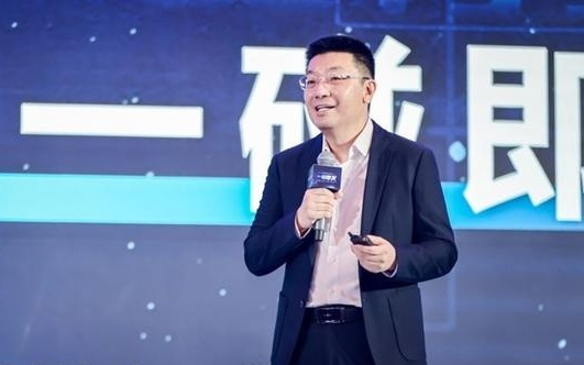 分众传媒“碰一下抢红包”：电梯广告如何撬动消费与零售新格局？