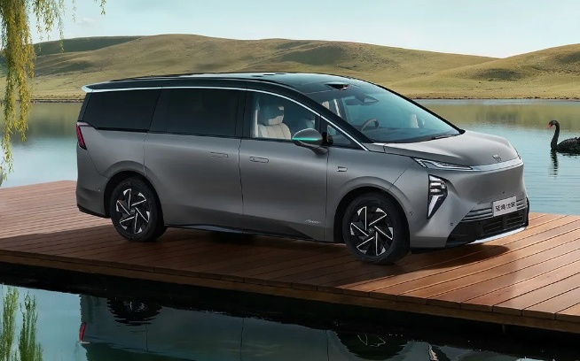 别克至境世家纯电版MPV上市：48.99万元，900V 6C超快充电池