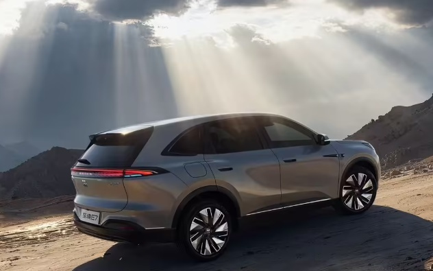 别克至境E7行业首发搭载豆包大模型最新版，4月10日开启预售