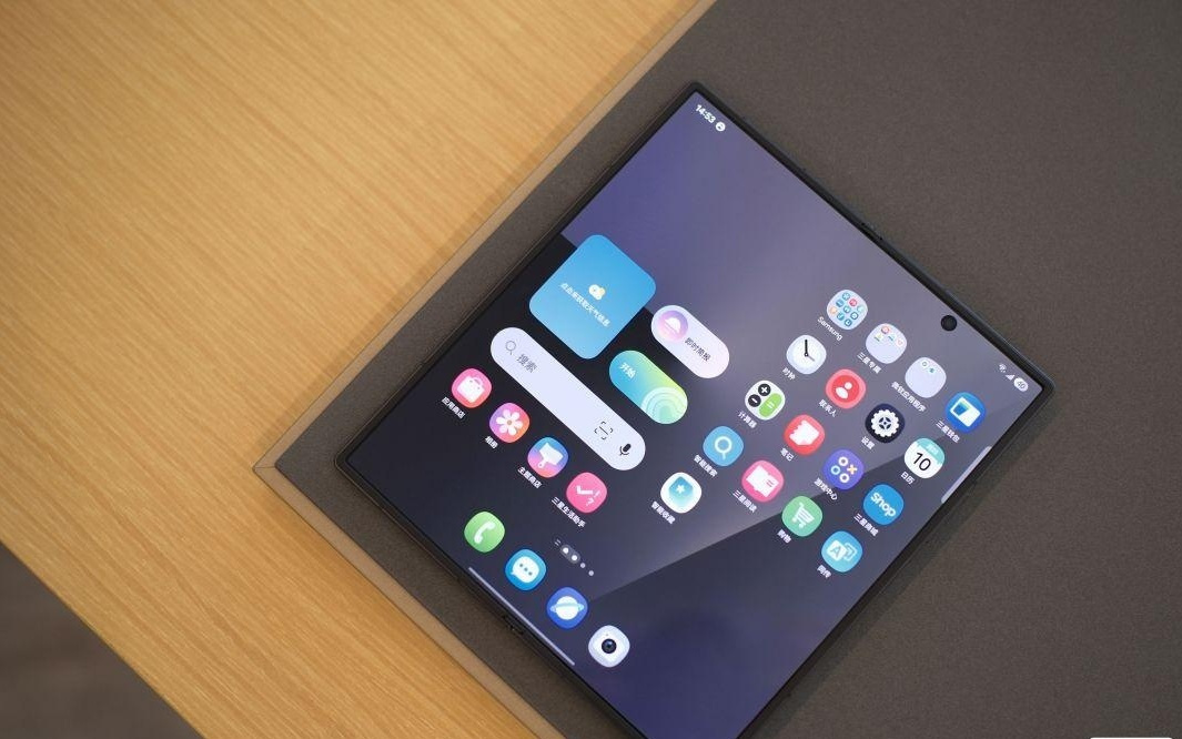 三星Galaxy Z Fold8折叠手机影像曝光：2亿主摄+5000万超广角