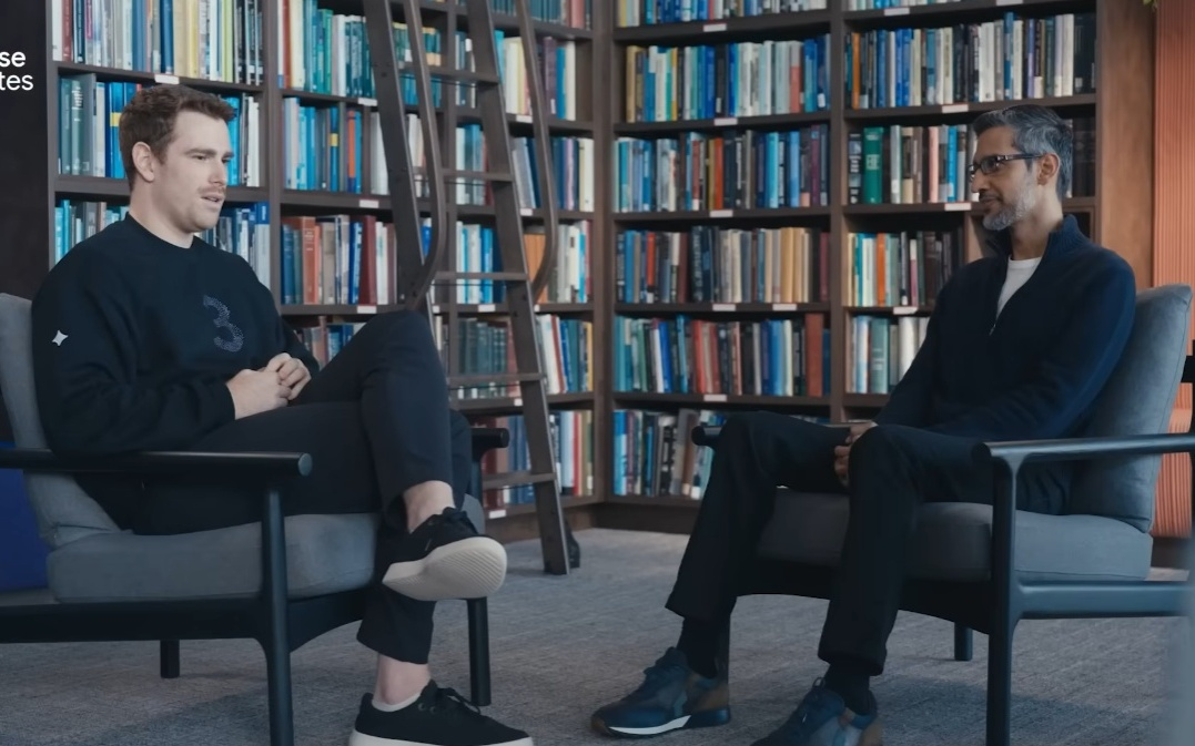 谷歌是如何做到“AI逆袭”？CEO Pichai谈Gemini 3、Vibe Coding与AI全栈策略