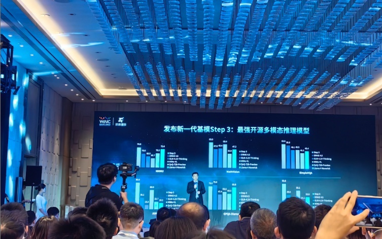 “多模态卷王”，连发三箭！