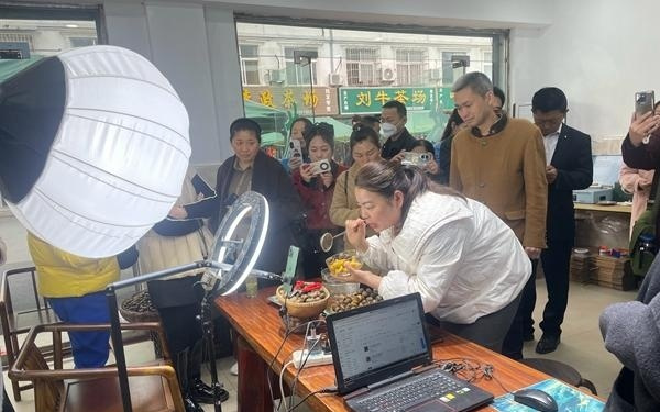 信阳市浉河区：电商沃土育英才 数字赋能绘振兴