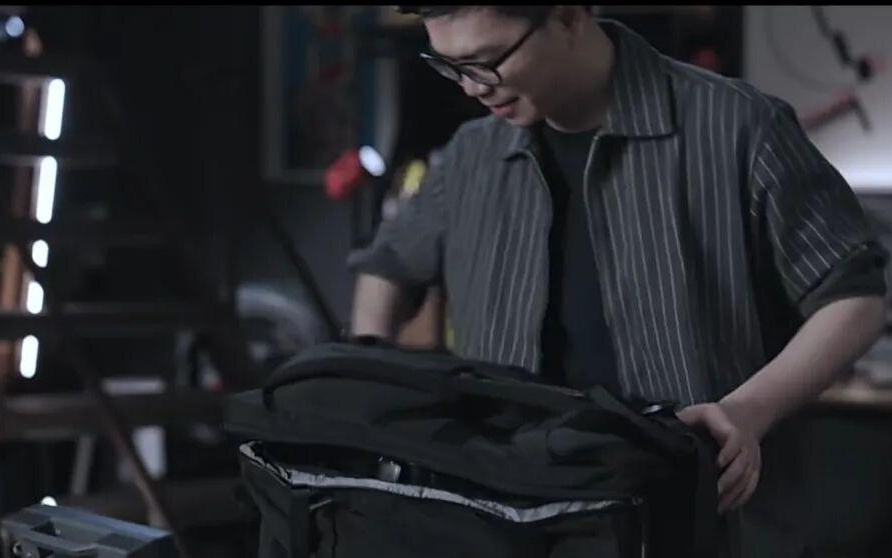 “稚晖君”发布第一款人形机器人