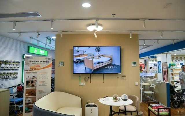 上海“银发科技伙伴计划”入围项目揭晓，半人形养老机器人有望取代护工