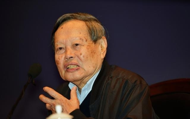 今日，送别杨振宁：你贡献给世界的，如此深奥；你奉献给祖国的，如此纯真