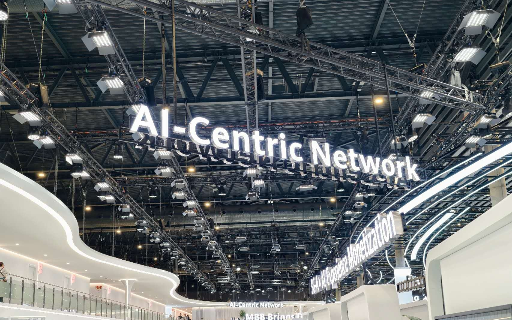 直击MWC2026|AI重构通信网络,6G“卡位战”提前到来