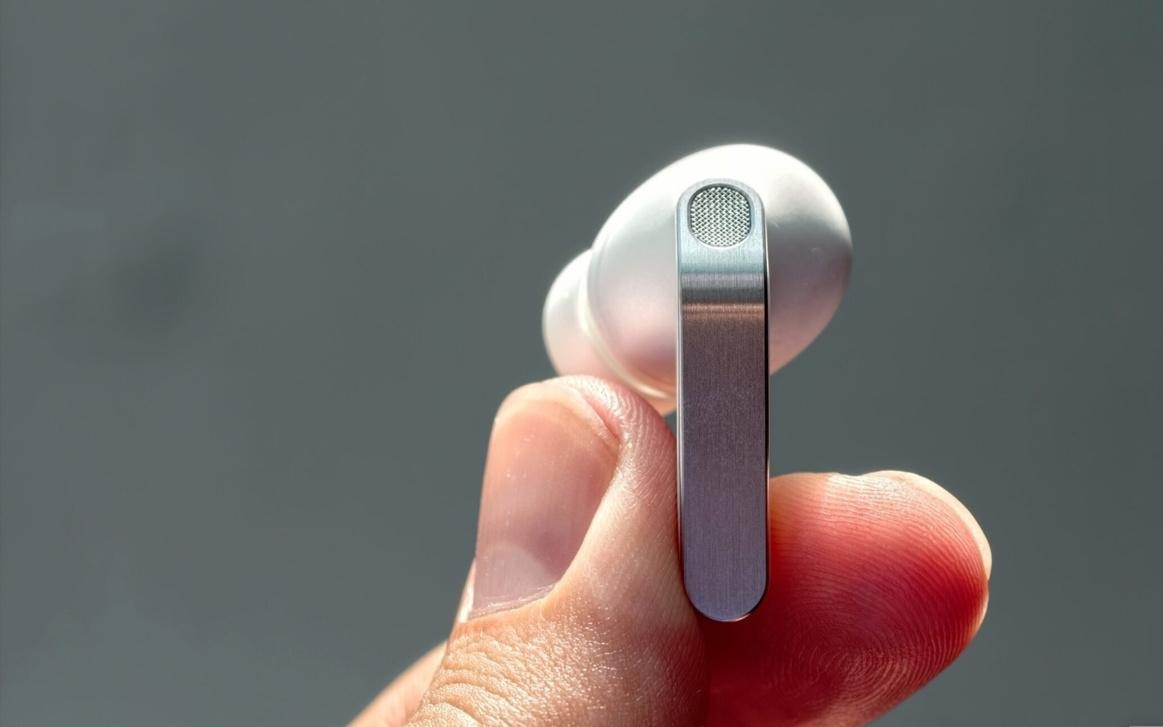 型号命名打破常规:三星神秘耳机Able曝光,预估为助听类设备