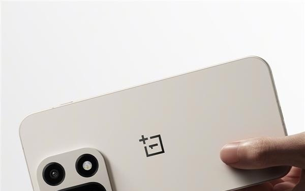 正式开启165Hz手机时代！一加15、一加Ace 6定档10月27日发布