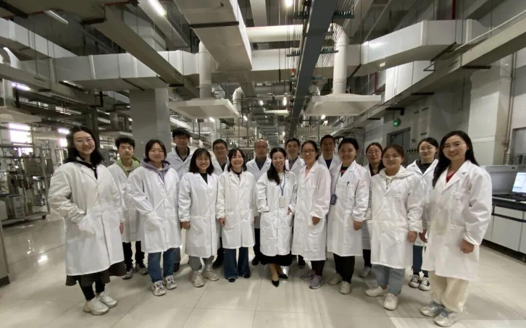 突破“惰性”枷锁，如何将二氧化碳炼成“城市矿产” | 科创之城 巾帼骐骥