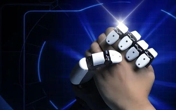 清华系前腾讯Robotics X核心成员创业，业内首款能“单手玩手机”的灵巧手来了｜涌现新项目
