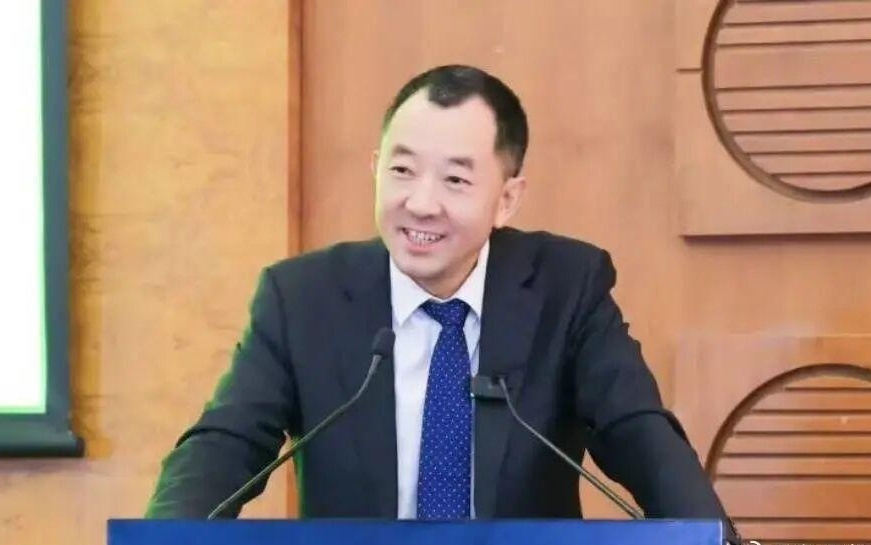 陈行甲已到新东方报到!此前俞敏洪宣布年薪150万聘请其为总顾问,并称加入恒晖基金会