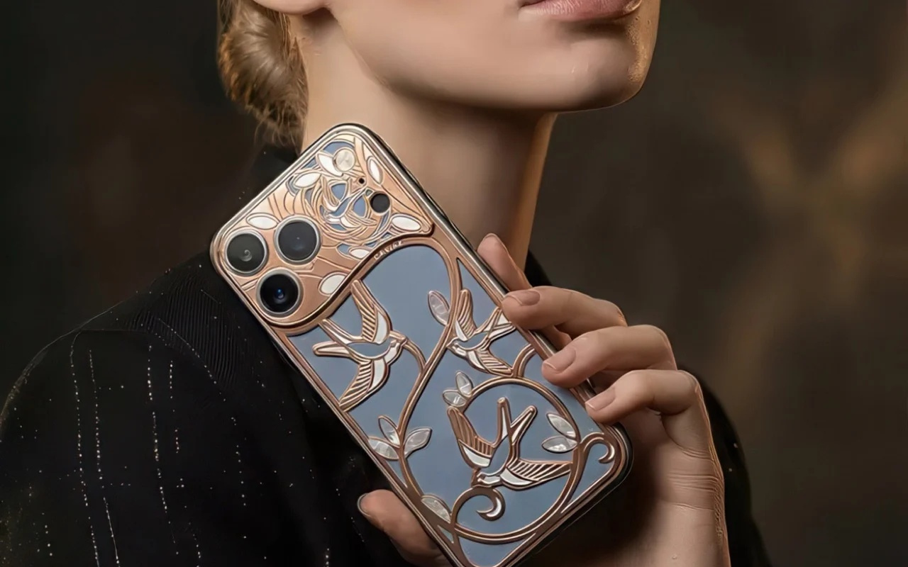 全球限14台：Caviar推“爱之翼”限量iPhone 17 Pro/Max