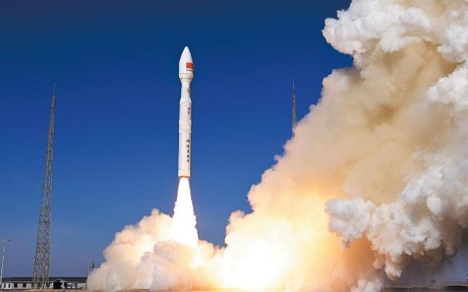 “中美卫星险相撞，星链后怕不已”