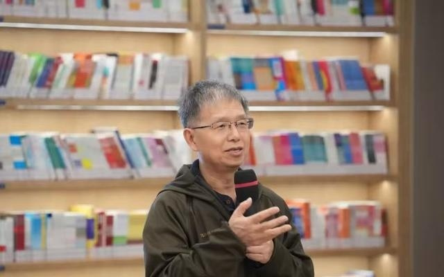 胡泳教授“镜湖夜话”开讲：在真假莫辨的AI时代，点亮独立思考的明灯