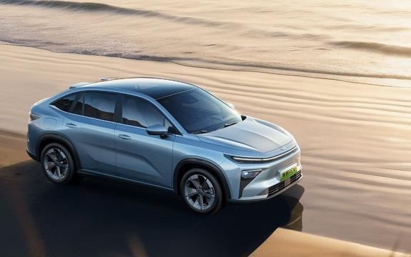 吉利博越家族十周年首发增程车型，10.79万起售价开启长续航增程平权时代