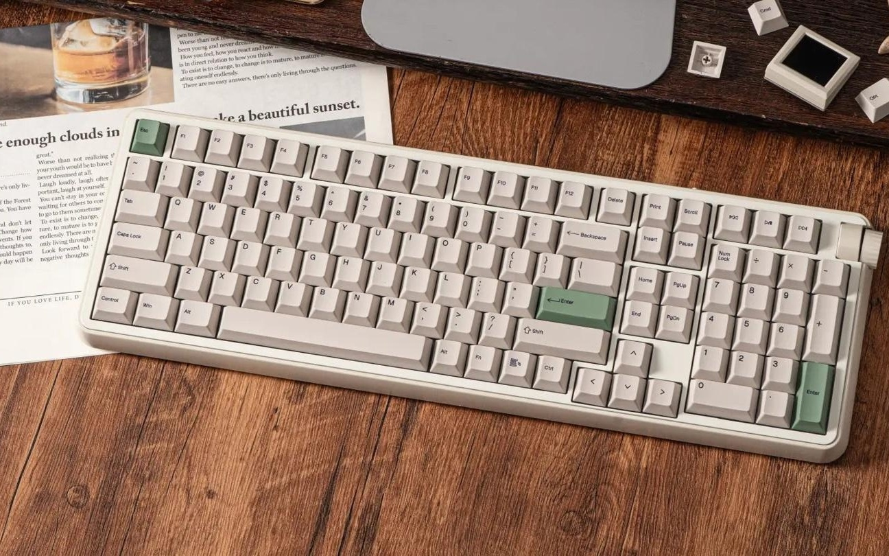 EPOMAKER推复古风机械键盘RT100 PRO，1.54英寸方屏可拆卸