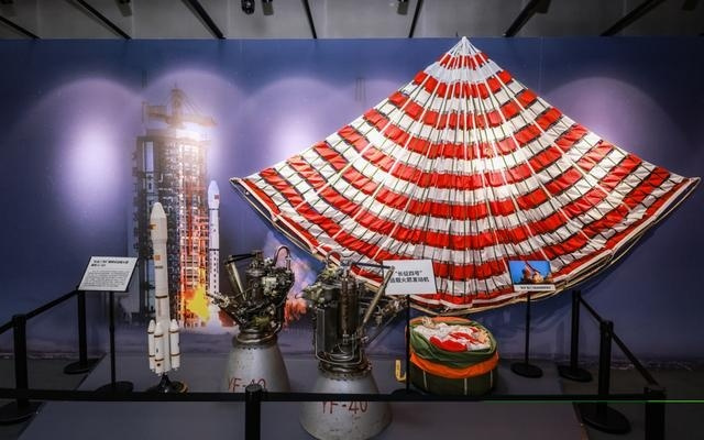 70年前的今天，钱学森举家登上邮轮海归，从此中国“东风”系列导弹开始起飞